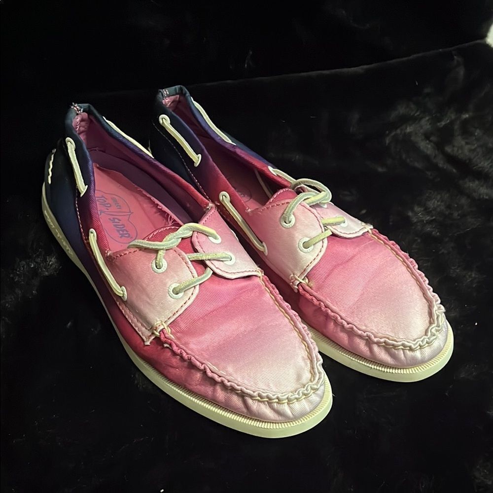 Sperry Top-Sider boat shoes in pink/ purple
